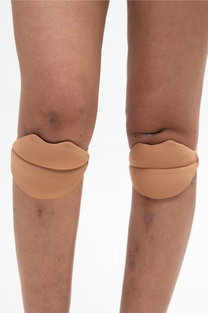 Queen Slides Lips Kneepads 2.0 - Caramel