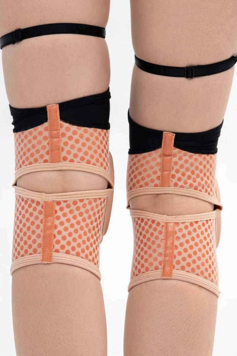 Queen Grippy Kneepads - Fire Touch Latte