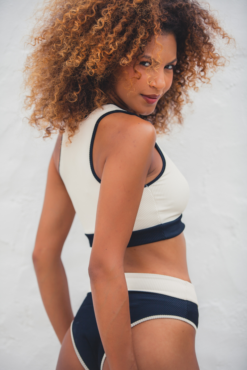 Sorte Elevé Top - Off White/ Black