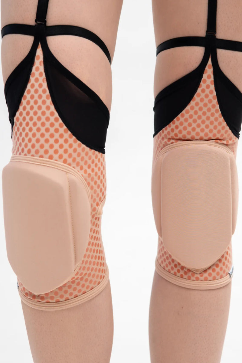 Queen Grippy Kneepads - Fire Touch Latte