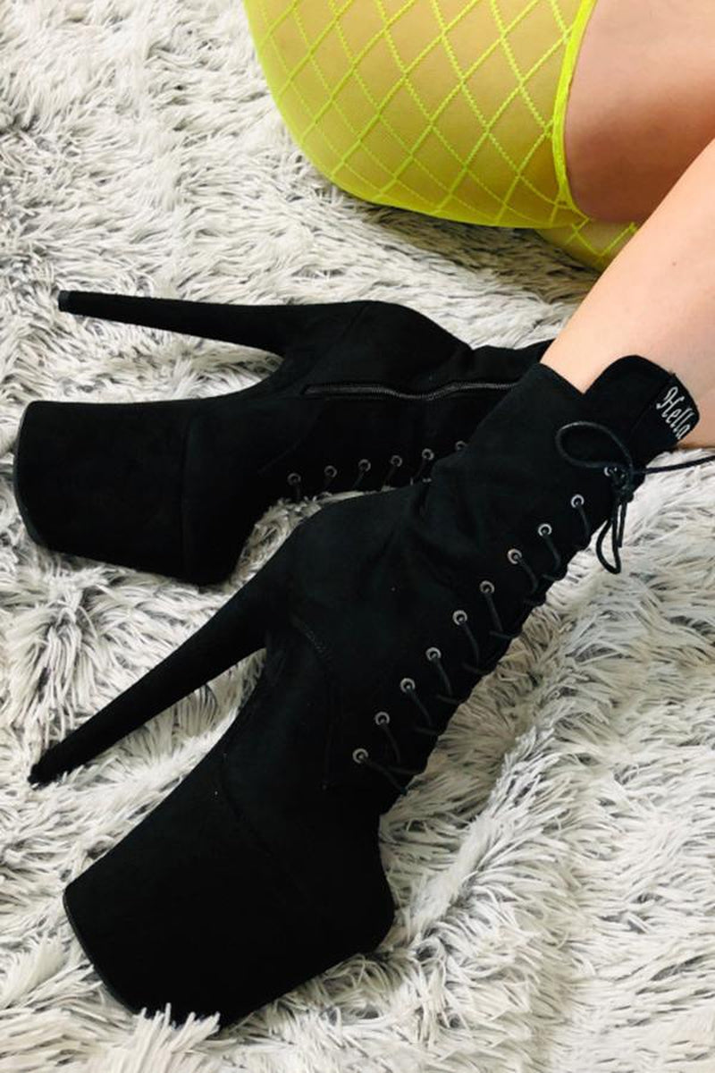 Cute black hotsell boots with heels